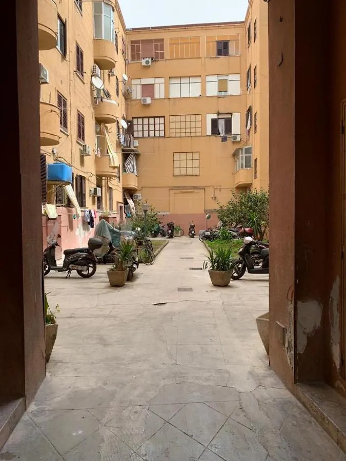 Stanza Privata Dotata Di Tutti I Comfort-Centro Storico Palermo Daire 0*,  İtalya